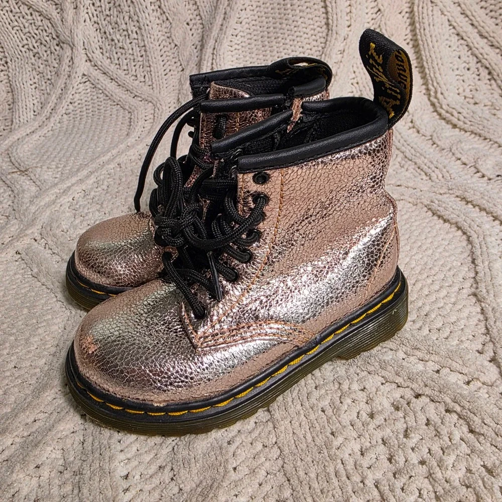 Dr. Martens 1460 T Rose Gold Metallic Glitter Boots Toddler Girls Sz 7  SO CUTE
